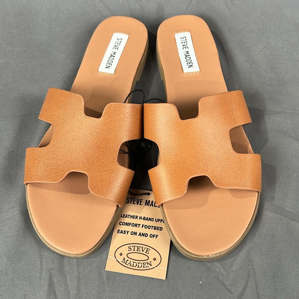 Brand New Steve Madden Ladies Brown "Roceen" Leather Slip-On Sandals.